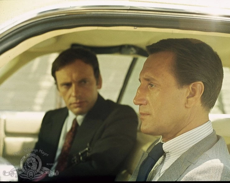 Человек умер (1972) скачать торрент бесплатно Человек умер (1972) фильм скачать торрент бесплатно