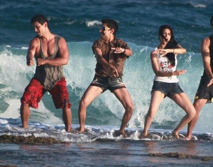 Ф.А.Л.Т.У. (2011) скачать торрент бесплатно Ф.А.Л.Т.У. (2011) фильм скачать торрент бесплатно