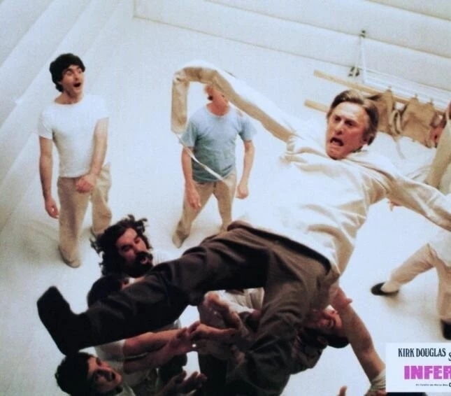 Холокост 2000 (1977) скачать торрент бесплатно Холокост 2000 (1977) фильм скачать торрент бесплатно