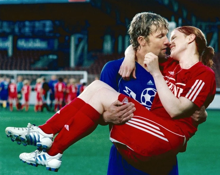 Футболистки (2005) скачать торрент бесплатно Футболистки (2005) фильм скачать торрент бесплатно