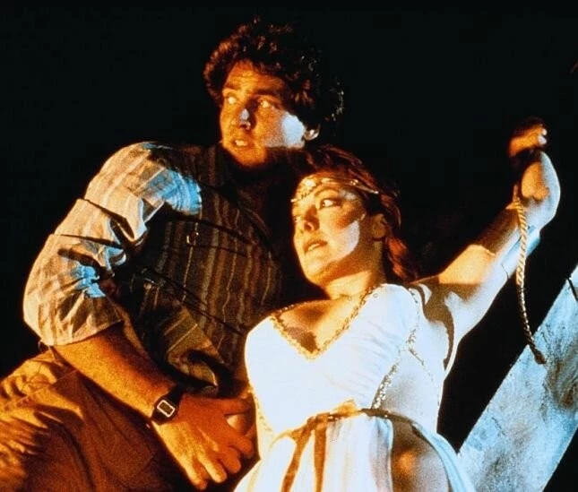 Гробница (1986) скачать торрент бесплатно Гробница (1986) фильм скачать торрент бесплатно