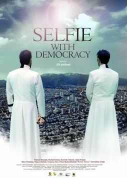 Селфи с демократией / Selfie with Democracy (2023) фильм скачать через торрет бесплатно в хорошем качестве