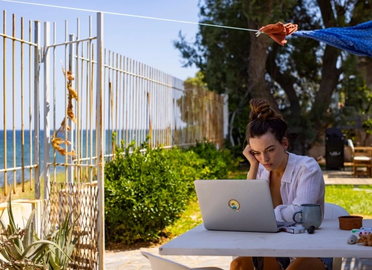 Горячее молоко (2025) скачать торрент бесплатно Горячее молоко (2025) фильм скачать торрент бесплатно