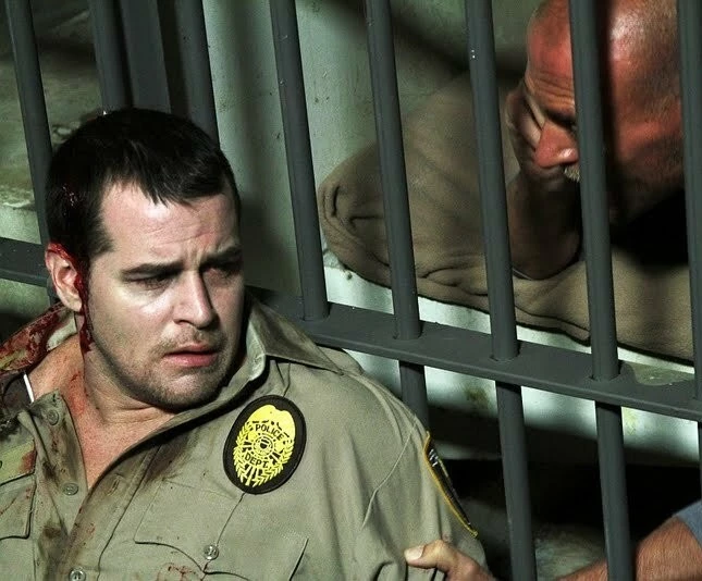 Внутри (2012) скачать торрент бесплатно Внутри (2012) фильм скачать торрент бесплатно