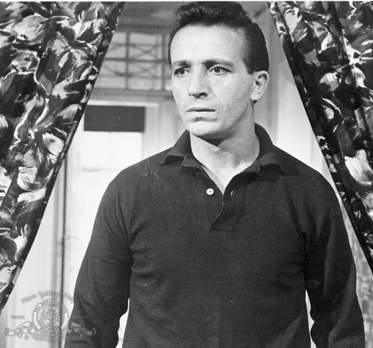 Никогда в воскресенье (1960) в хорошем качестве скачать торрент файл Никогда в воскресенье (1960) фильм в хорошем качестве скачать торрент файл