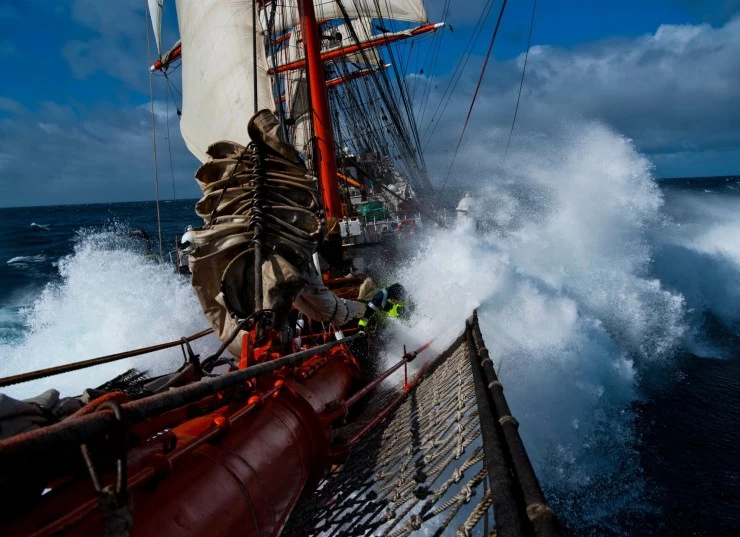 Вокруг света (2014) в хорошем качестве скачать торрент файл Вокруг света (2014) фильм в хорошем качестве скачать торрент файл