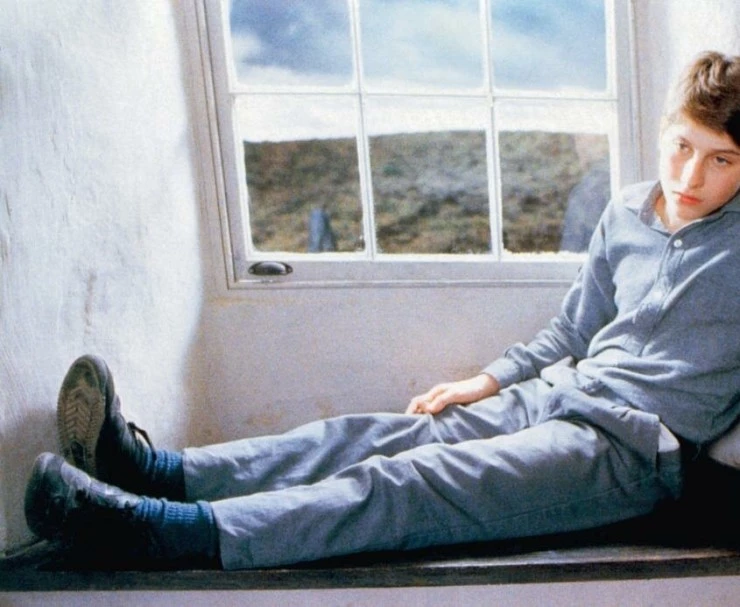 Бумажный дом (1988) в хорошем качестве скачать торрент файл Бумажный дом (1988) фильм в хорошем качестве скачать торрент файл