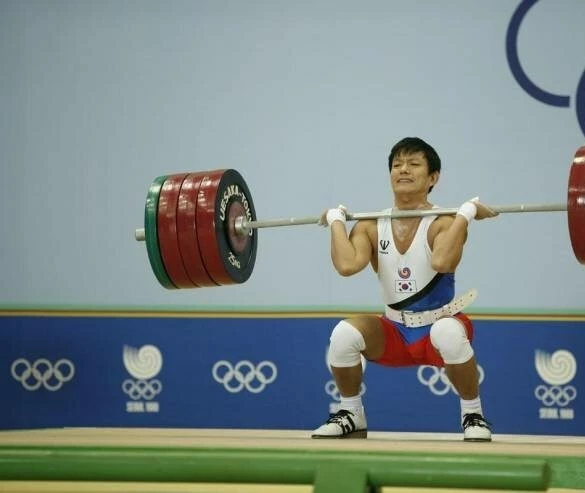 Бронзовый медалист (2009) скачать торрент бесплатно Бронзовый медалист (2009) фильм скачать торрент бесплатно