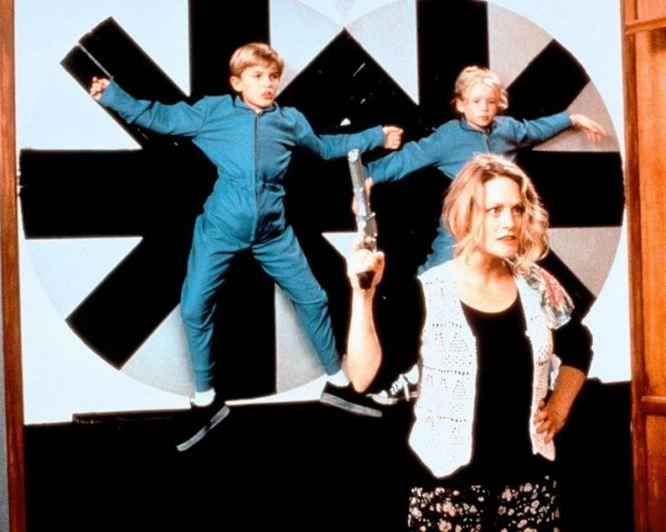 Чокнутая нянька (1994) скачать торрент бесплатно Чокнутая нянька (1994) фильм скачать торрент бесплатно