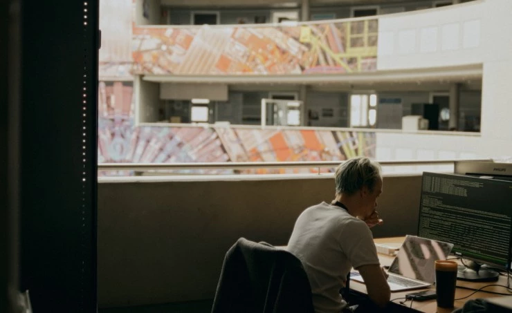 Сквозь темную материю (2024) скачать торрент бесплатно Сквозь темную материю (2024) фильм скачать торрент бесплатно