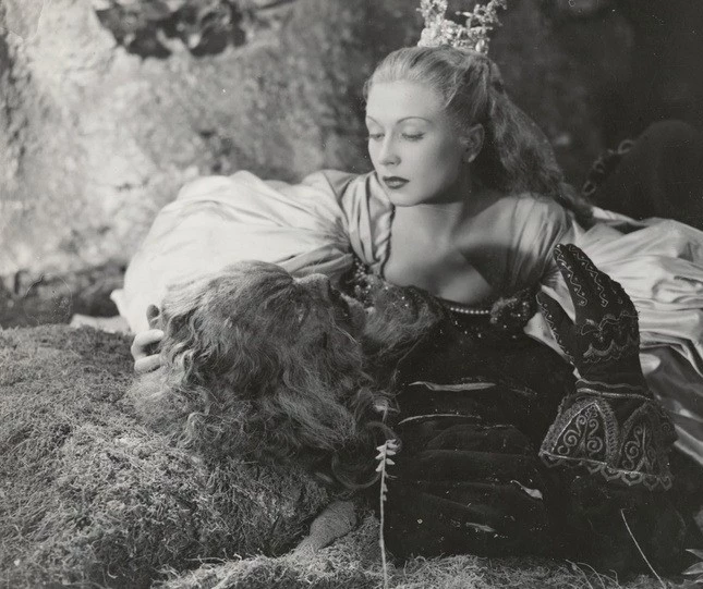 Красавица и чудовище (1946) скачать торрент бесплатно Красавица и чудовище (1946) фильм скачать торрент бесплатно