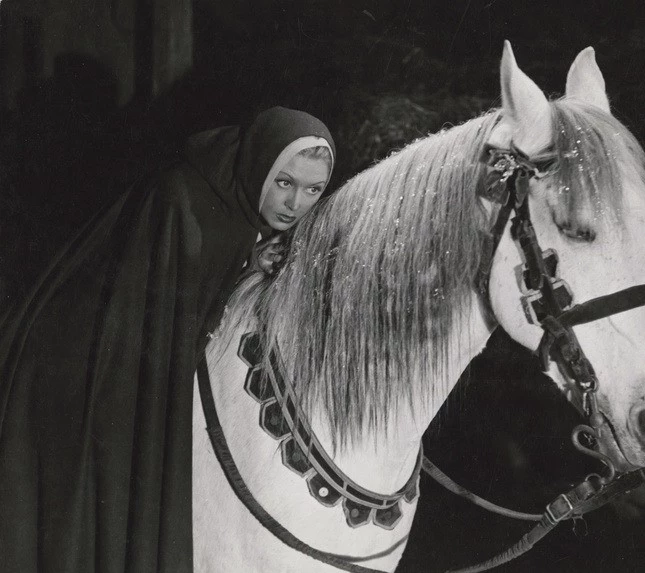 Красавица и чудовище (1946) в хорошем качестве скачать торрент файл Красавица и чудовище (1946) фильм в хорошем качестве скачать торрент файл