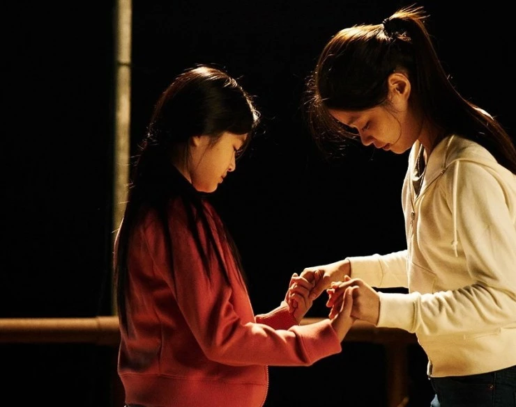 Пепельный цветок (2016) скачать торрент бесплатно Пепельный цветок (2016) фильм скачать торрент бесплатно