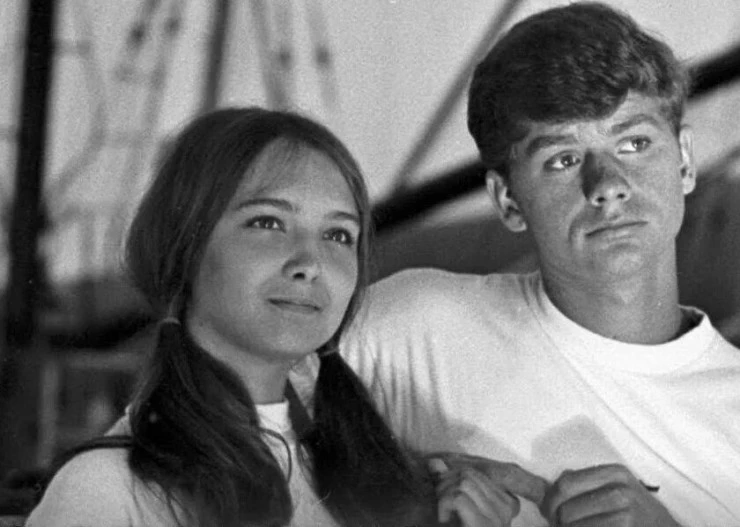 Последние каникулы (1970) скачать торрент файл Последние каникулы (1970) фильм скачать торрент файл