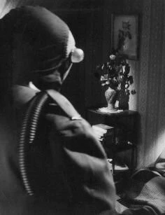 Лягушка в маске (1959) скачать торрент бесплатно Лягушка в маске (1959) фильм скачать торрент бесплатно