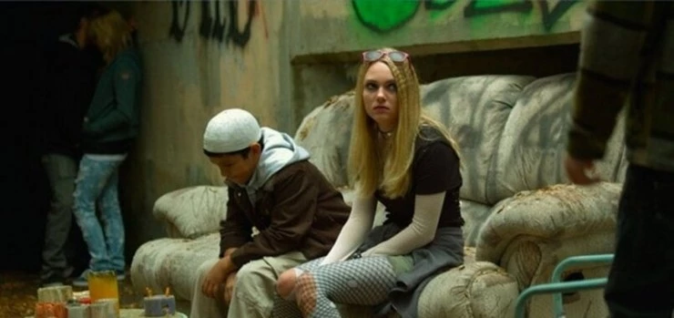 Между пространством (2010) скачать торрент бесплатно Между пространством (2010) фильм скачать торрент бесплатно