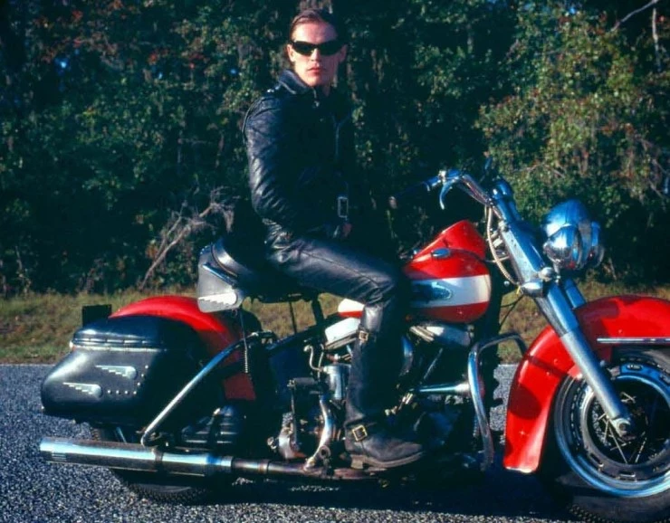 Без любви (1981) скачать торрент бесплатно Без любви (1981) фильм скачать торрент бесплатно