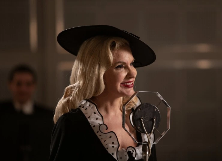 Американская предательница (2021) скачать торрент бесплатно Американская предательница (2021) фильм скачать торрент бесплатно