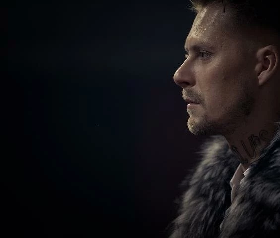 Идиот (2011) скачать торрент бесплатно Идиот (2011) фильм скачать торрент бесплатно