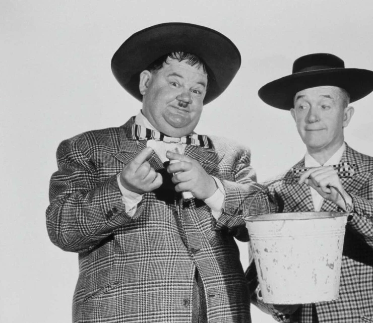 Жучки (1943) в хорошем качестве скачать торрент файл Жучки (1943) фильм в хорошем качестве скачать торрент файл