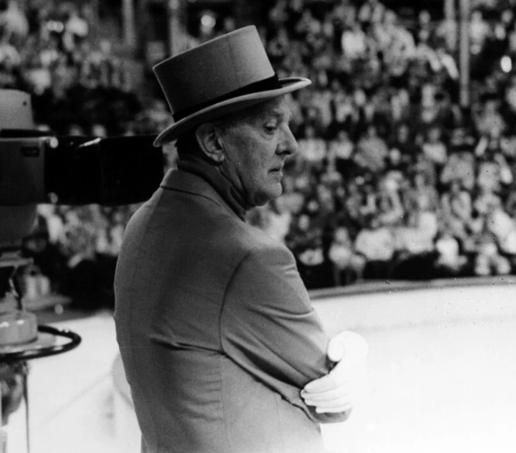 Парад (1974) скачать торрент бесплатно Парад (1974) фильм скачать торрент бесплатно