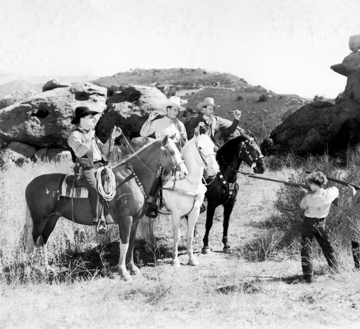 Паническое бегство из Санта-Фе (1938) скачать торрент бесплатно Паническое бегство из Санта-Фе (1938) фильм скачать торрент бесплатно